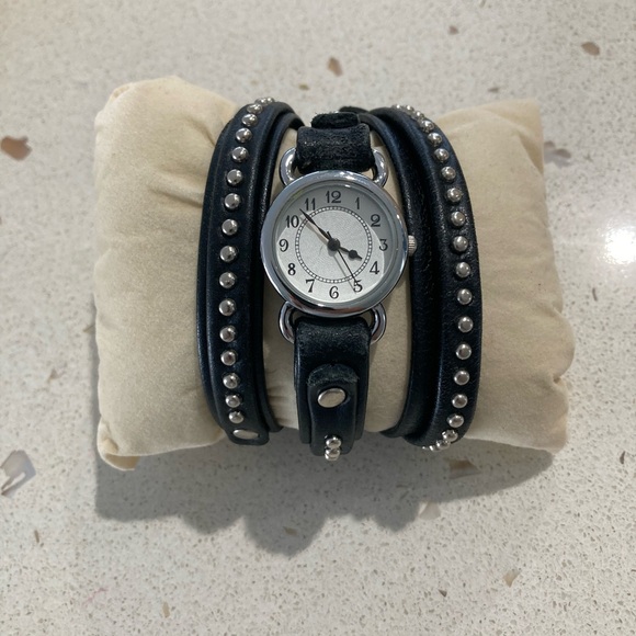 Watch Set - Picture 2 of 5